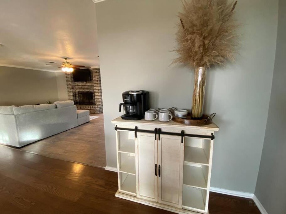 Large Modern Family Home! Soncy エクステリア 写真