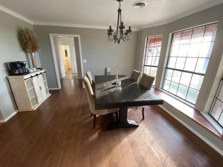 Large Modern Family Home! Soncy エクステリア 写真