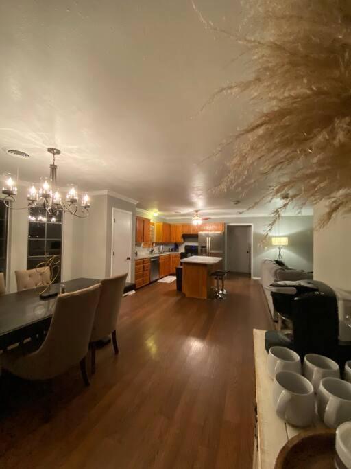 Large Modern Family Home! Soncy エクステリア 写真